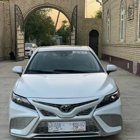 Toyota Camry 2022