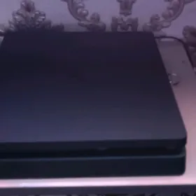 PlayStation 4 slim