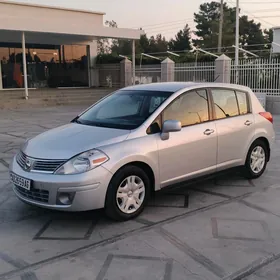 Nissan Versa 2011