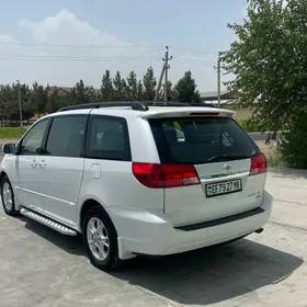 Toyota Sienna 2004