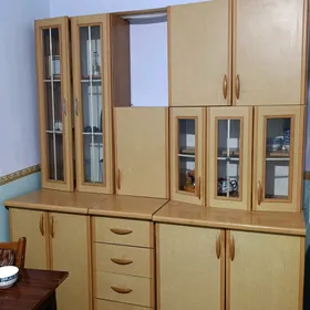 KUHNÝA КУХНЯ