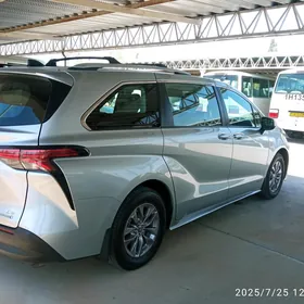 Toyota Sienna 2021