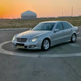 Mercedes-Benz E320 2005