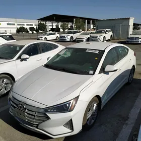 Hyundai Elantra 2020