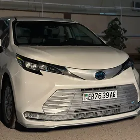 Toyota Sienna 2021