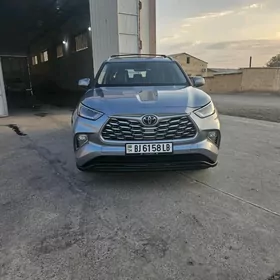 Toyota Highlander 2021