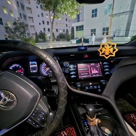 Toyota Camry 2019