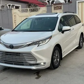 Toyota Sienna 2021
