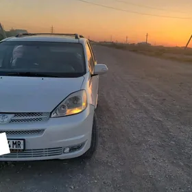 Toyota Sienna 2004