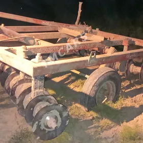 MTZ 82 2002
