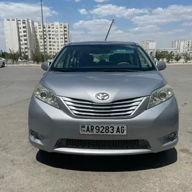 Toyota Sienna 2012