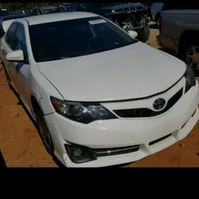 Toyota Camry 2014