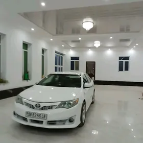 Toyota Camry 2014