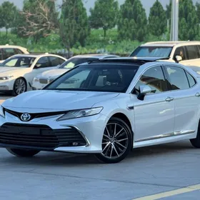 Toyota Camry 2024