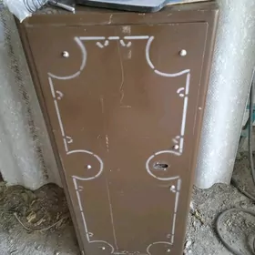 Сейф.