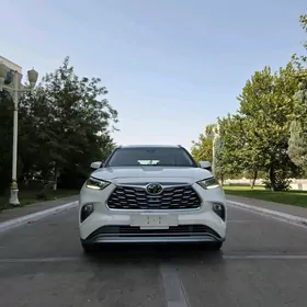 Toyota Highlander 2020