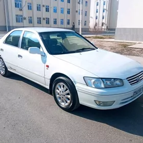 Toyota Camry 2001