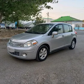 Nissan Versa 2012