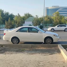 Toyota Camry 2004