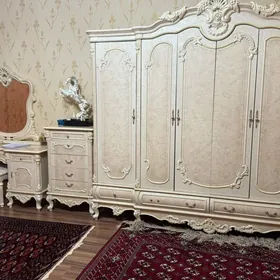 Спальний гарнитур