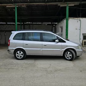 Opel Zafira 2004