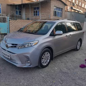 Toyota Sienna 2017