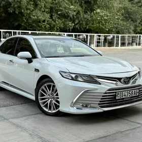 Toyota Camry 2021