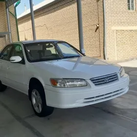 Toyota Camry 2001