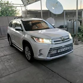 Toyota Highlander 2018