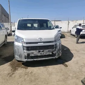 Toyota Hiace 2025