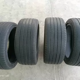 TEKER 235/45/18