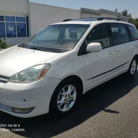 Toyota Sienna 2004