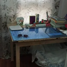 Стол деревянный