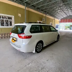 Toyota Sienna 2019