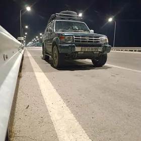 Mitsubishi Pajero 1996