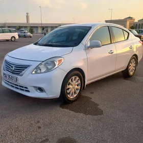 Nissan Versa 2012