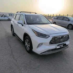 Toyota Highlander 2021