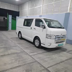 Toyota Hiace 2016