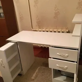 Маникюрный стол. Manikyur stol