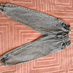 платье и джинсы