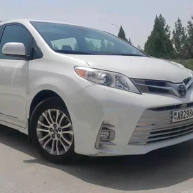 Toyota Sienna 2018