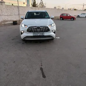 Toyota Highlander 2020