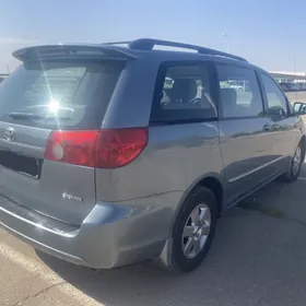 Toyota Sienna 2008