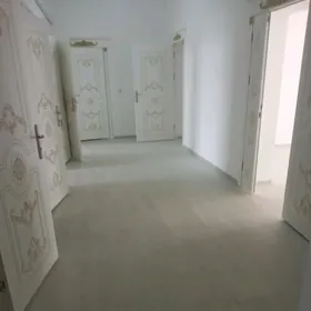30 - ÝYLLYK   ELITKA   JAÝ .