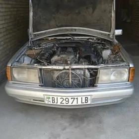 Mercedes-Benz 190E 1990