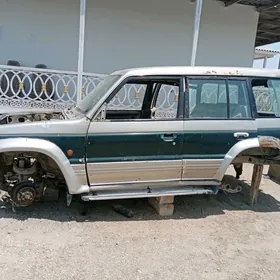 PAJERO MORDA