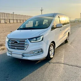 Toyota Hiace 2019