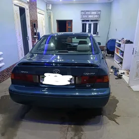 Toyota Camry 2000