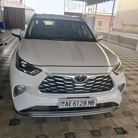 Toyota Highlander 2021