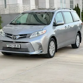 Toyota Sienna 2017